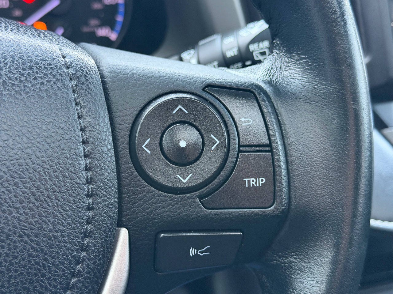 Used 2018 Toyota RAV4 XLE image 16