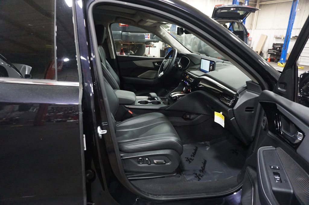 Used 2023 Acura MDX SH-AWD w/ Technology Package image 18