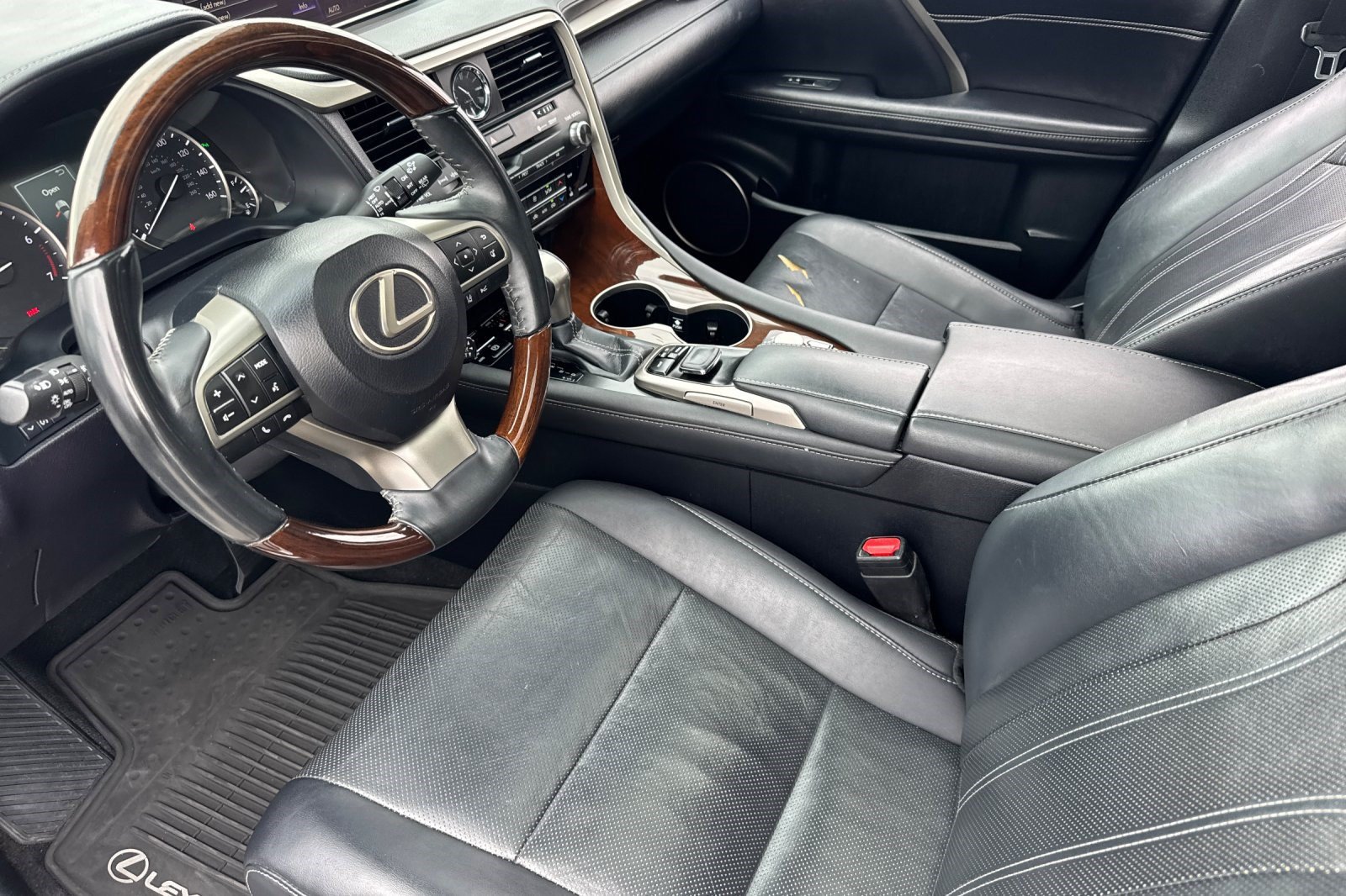 Used 2017 Lexus RX 350 FWD w/ Premium Package image 4