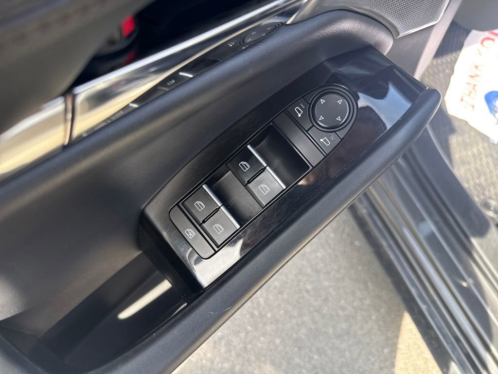 Used 2021 MAZDA MAZDA3 Hatchback w/Premium Plus Pkg image 24