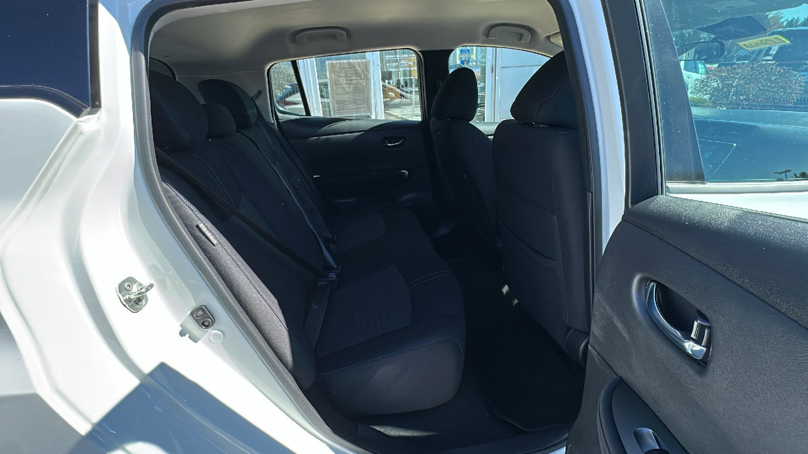 Certified 2022 Nissan Leaf S image 24