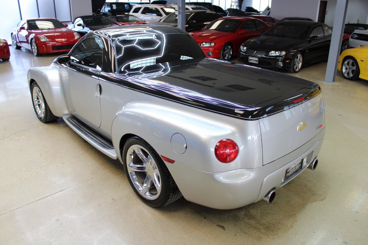Used 2006 Chevrolet SSR w/ Preferred Equipment Group RWD image 21
