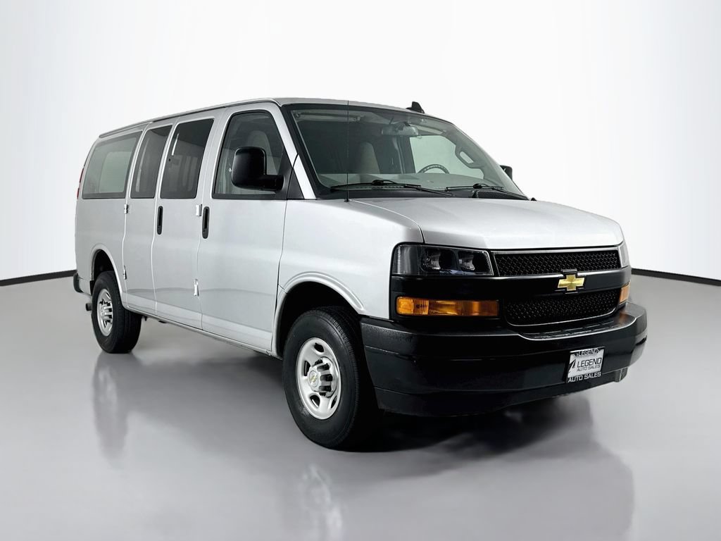 Used 2023 Chevrolet Express 2500 w/ Driver Convenience Package RWD image 4