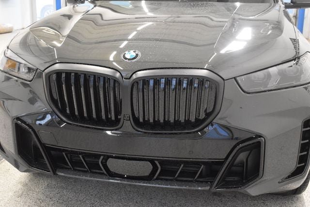 New 2026 BMW X5 xDrive40i w/ M Sport Package AWD/4WD image 14