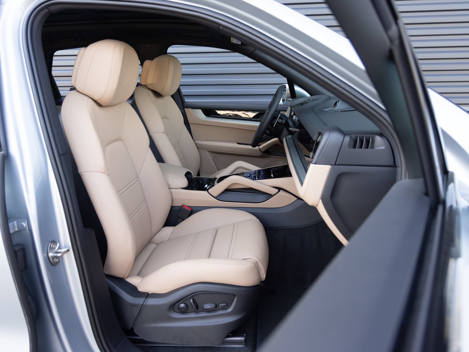 New 2026 Porsche Cayenne S AWD/4WD image 34