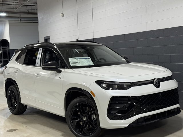 New 2026 Volkswagen Tiguan SE R-Line image 2