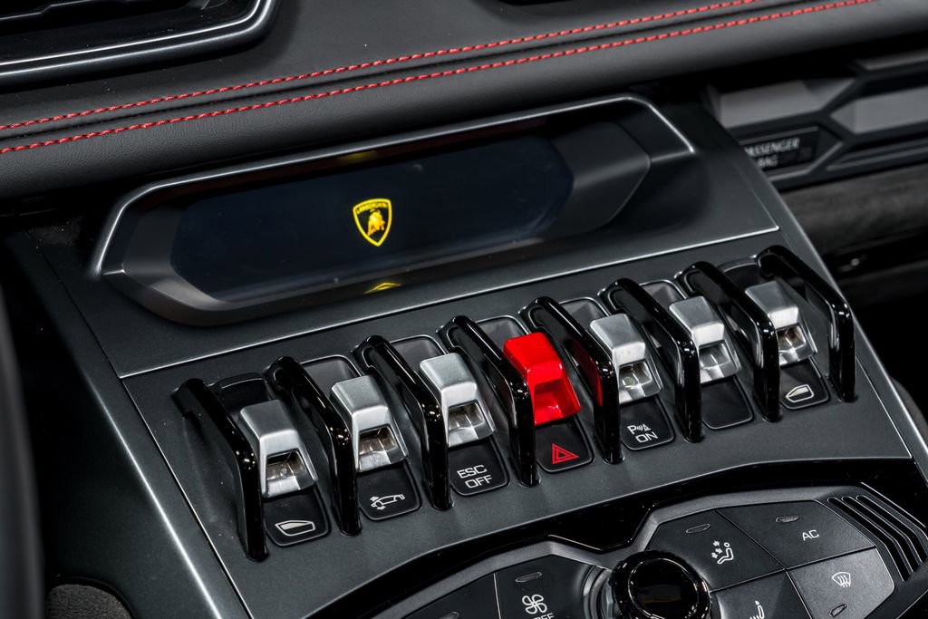 Used 2015 Lamborghini Huracan LP 610-4 image 25