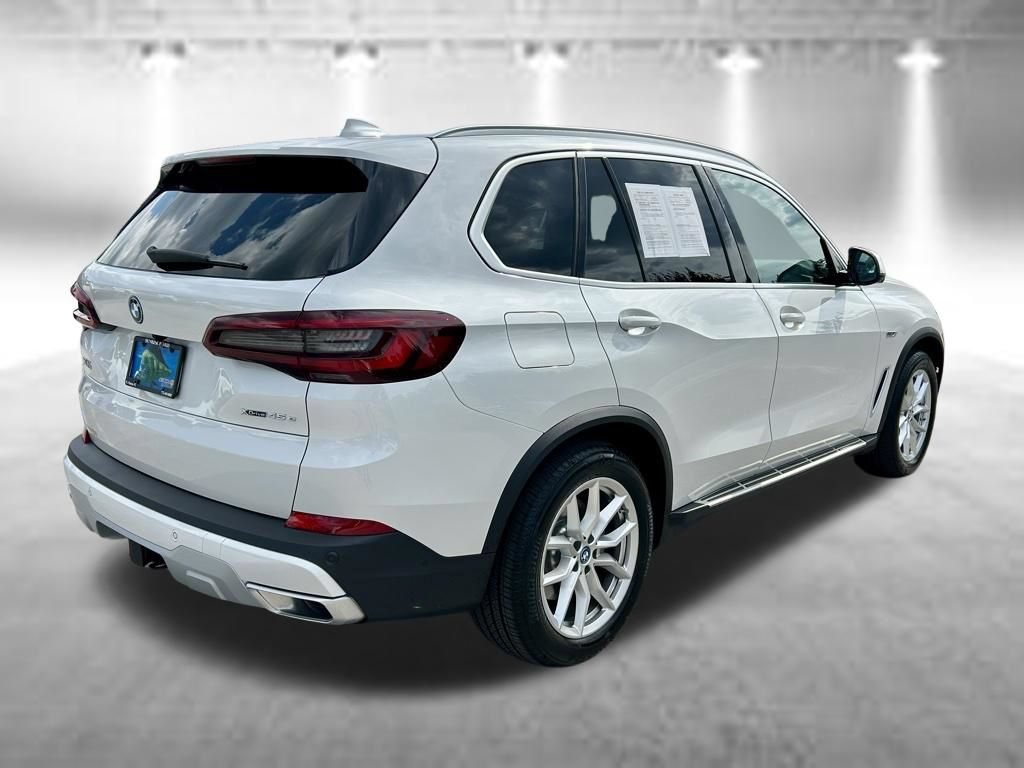 Used 2023 BMW X5 xDrive45e w/ Parking Assistance Package AWD/4WD image 5