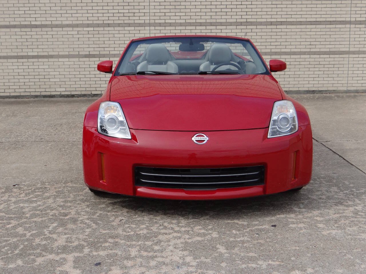 Used 2007 Nissan 350Z Touring RWD image 2