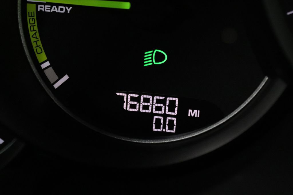 Used 2017 Porsche Cayenne S Platinum image 36