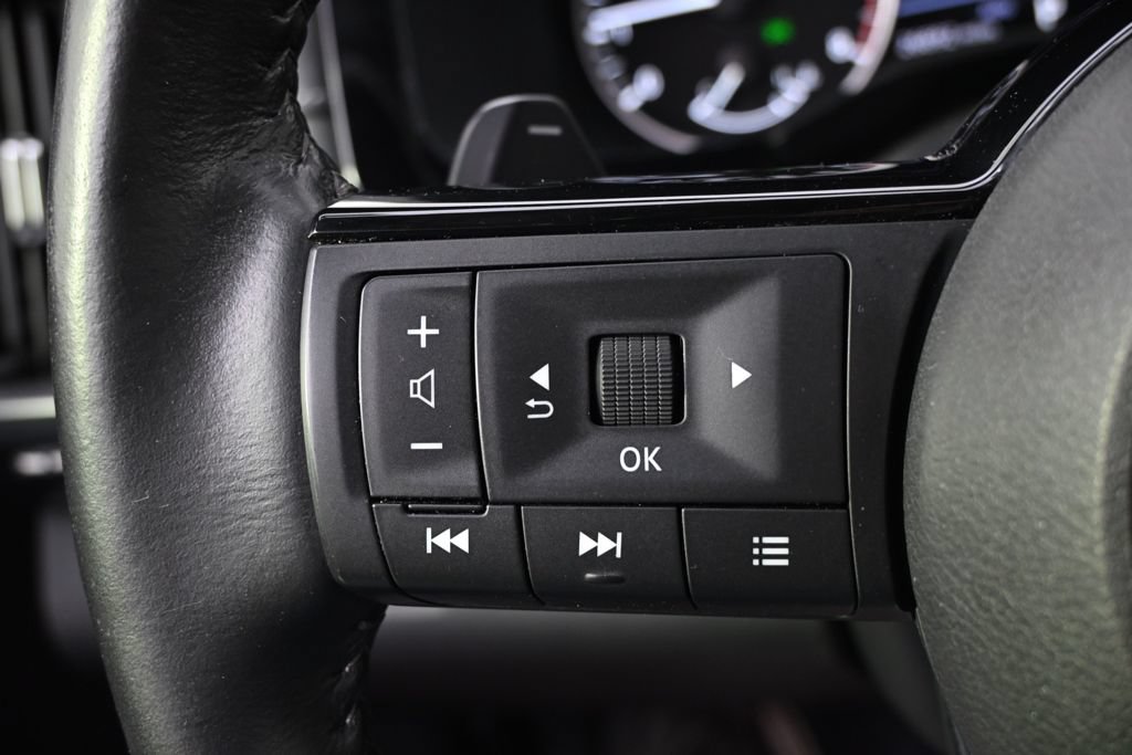 Used 2024 Nissan Pathfinder SL AWD/4WD image 35