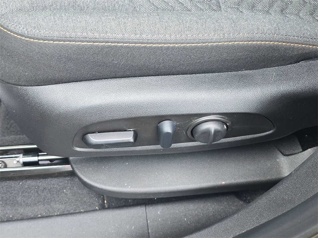 Used 2023 Chevrolet Equinox LT image 16