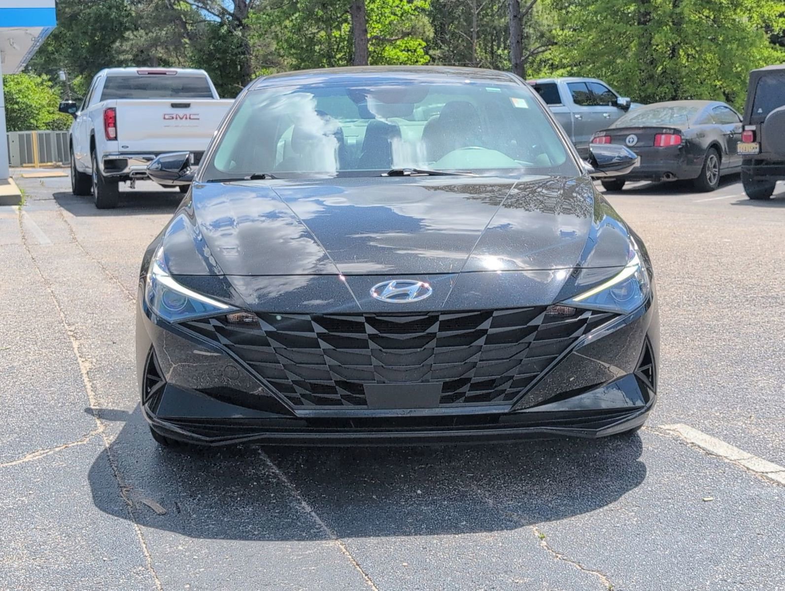 Used 2023 Hyundai Elantra SEL w/ Convenience Package FWD image 9