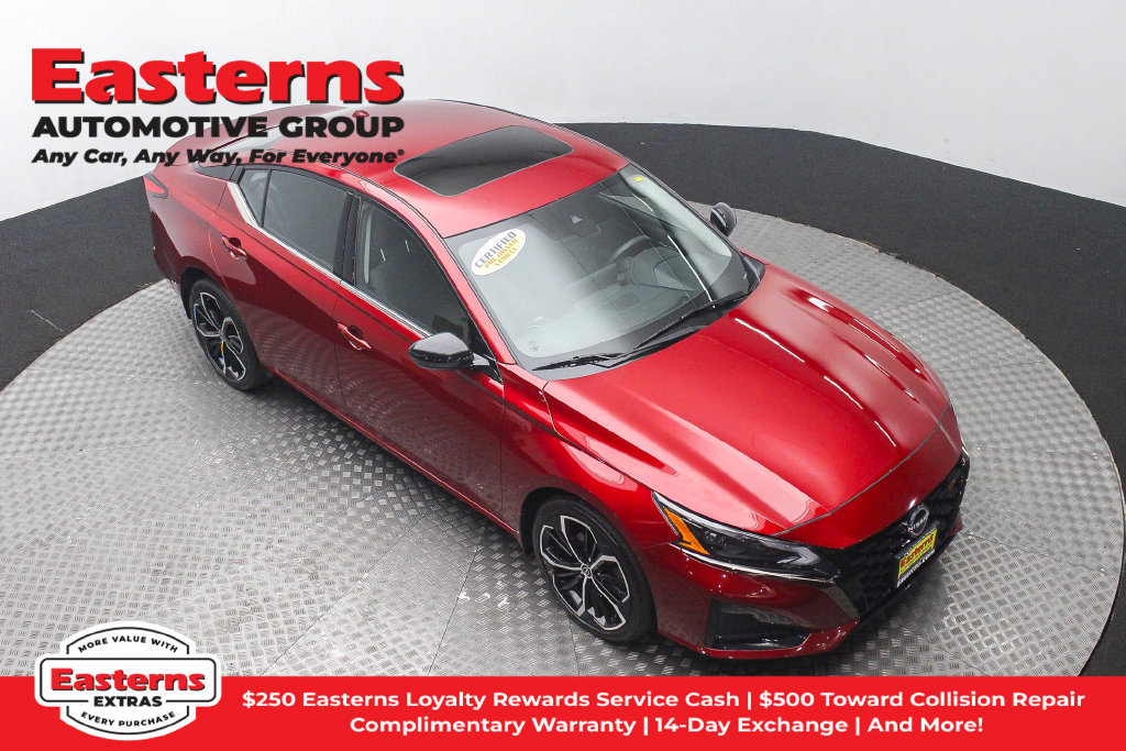 Used 2023 Nissan Altima 2.5 SR w/ SR Premium Package AWD/4WD image 4