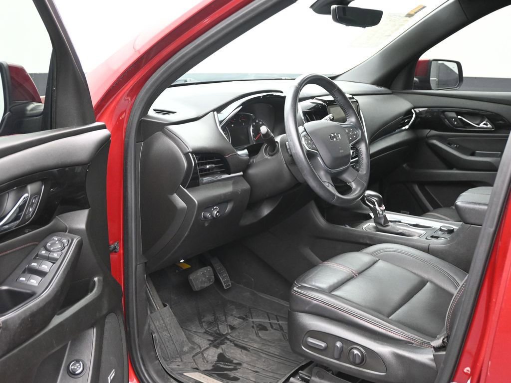 Used 2022 Chevrolet Traverse RS FWD image 10