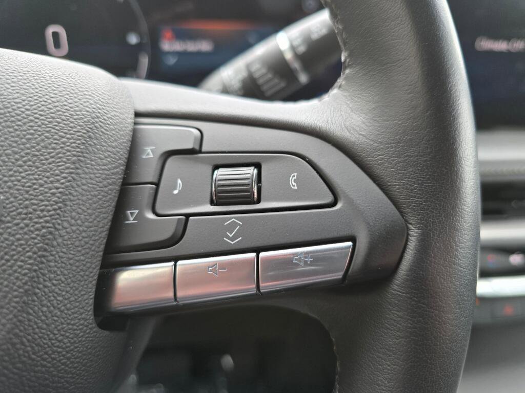 Used 2024 Cadillac XT4 Premium Luxury image 28