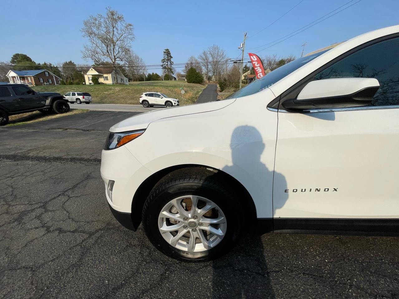 Used 2021 Chevrolet Equinox LT image 2