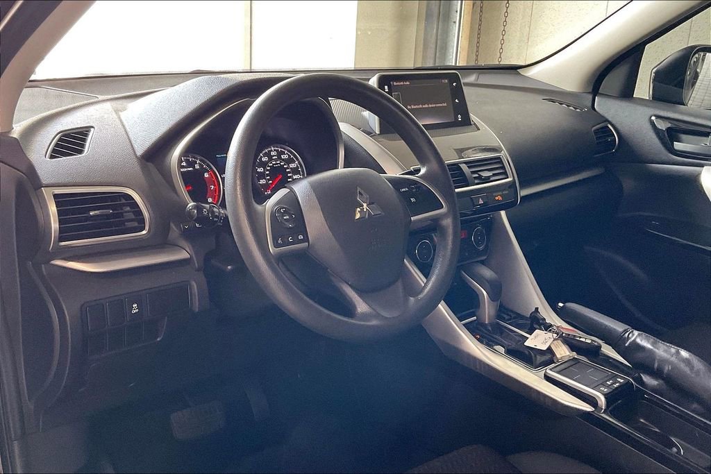 Used 2020 Mitsubishi Eclipse Cross LE image 4