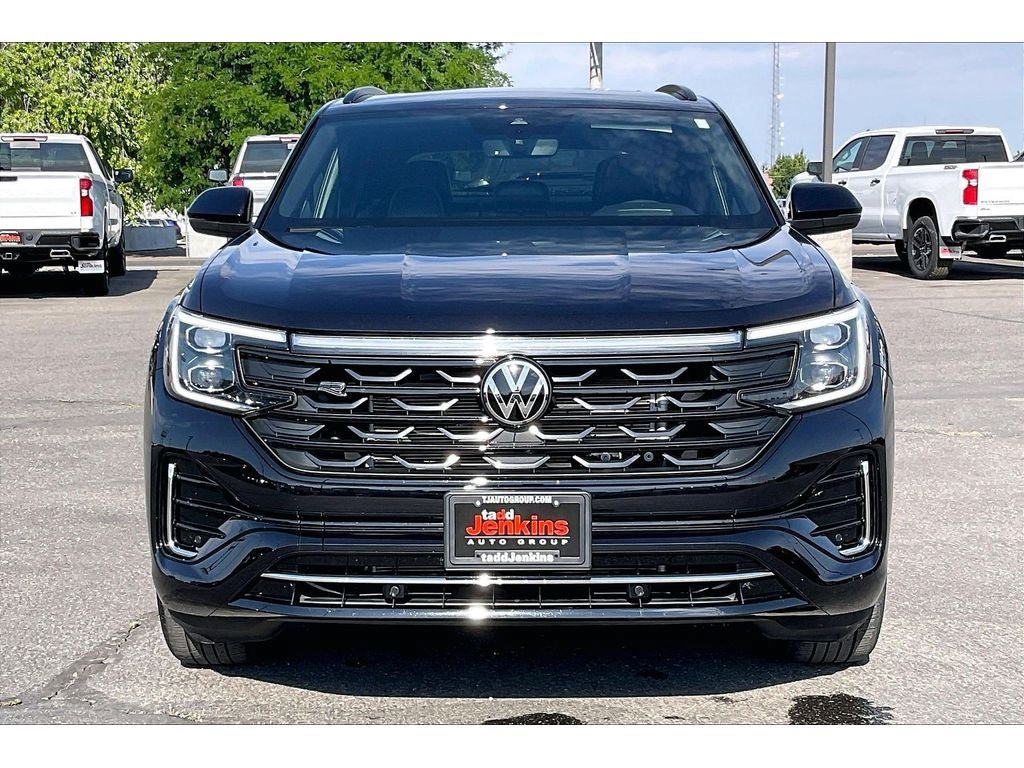 Used 2025 Volkswagen Atlas Cross Sport SEL R-Line AWD/4WD image 3