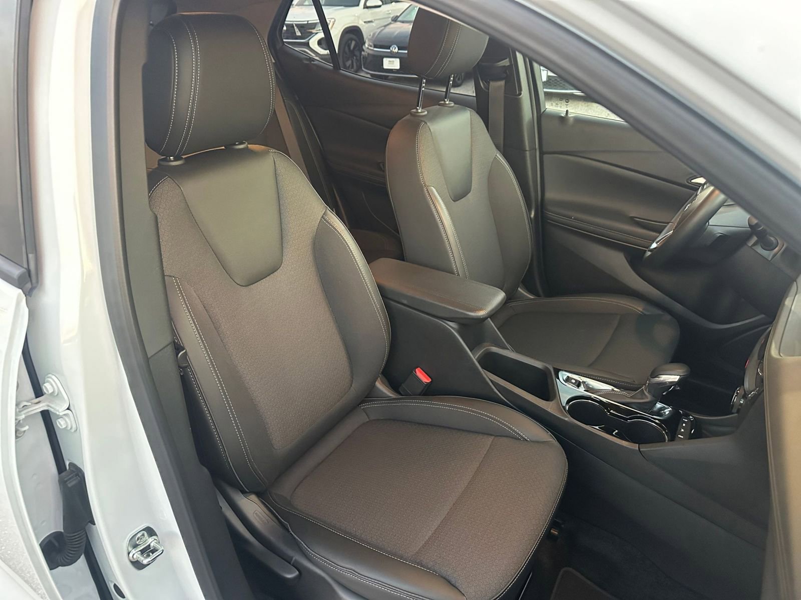 Used 2025 Buick Encore GX Preferred image 34