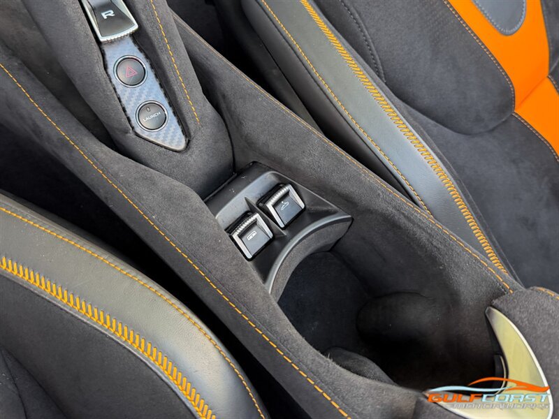 Used 2022 McLaren 720S Performance RWD image 22