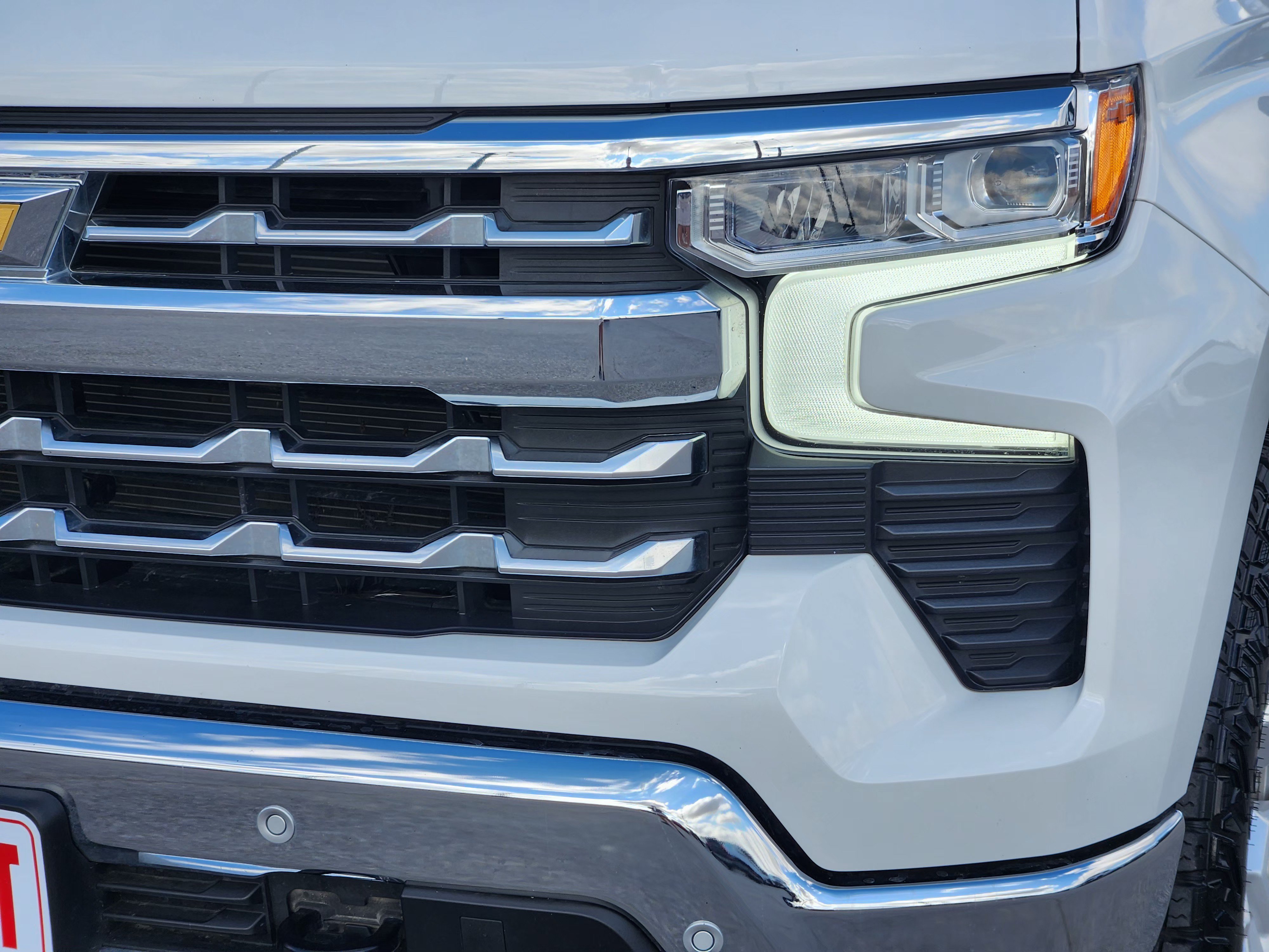 Used 2025 Chevrolet Silverado 1500 LTZ w/ Z71 Off-Road Package AWD/4WD image 8