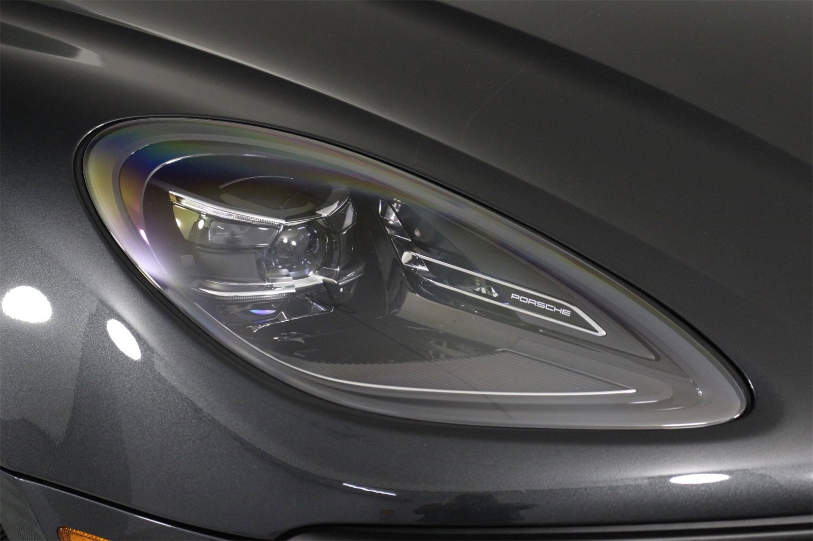 Used 2025 Porsche Macan image 28