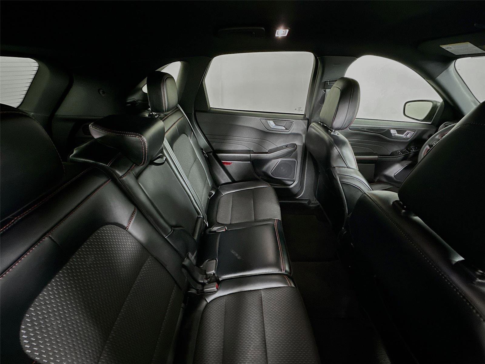 Used 2025 Ford Escape ST-Line image 25