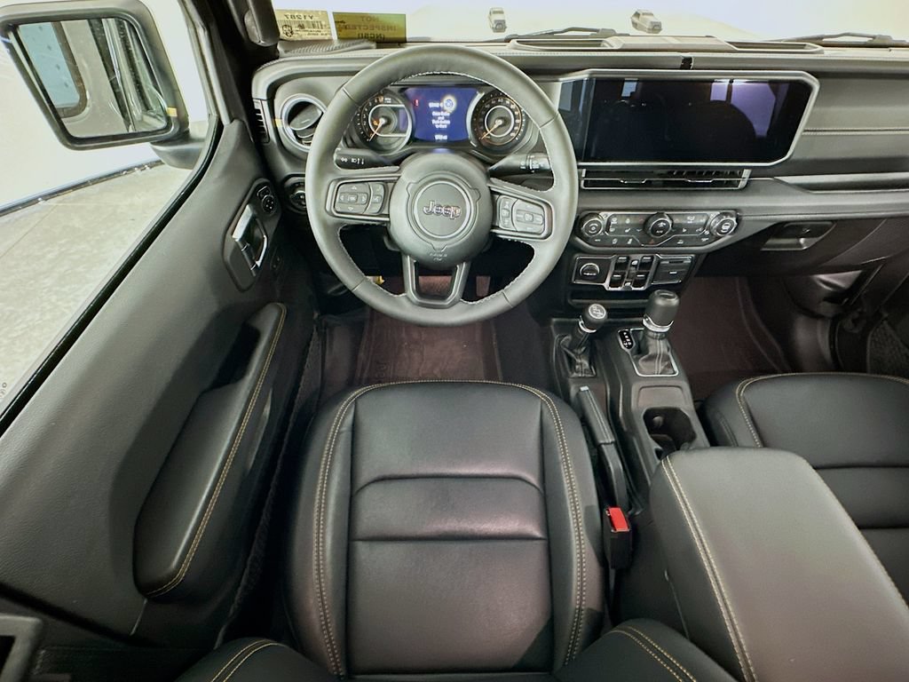 Used 2025 Jeep Gladiator Sport AWD/4WD image 9