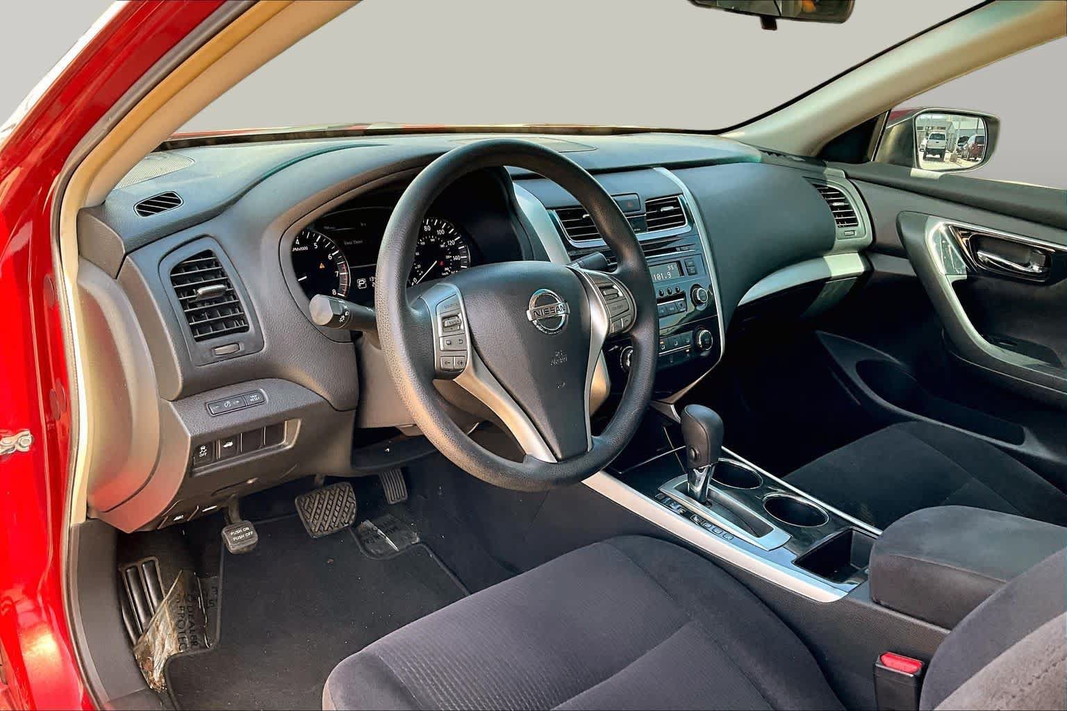 Used 2013 Nissan Altima 2.5 S FWD image 16