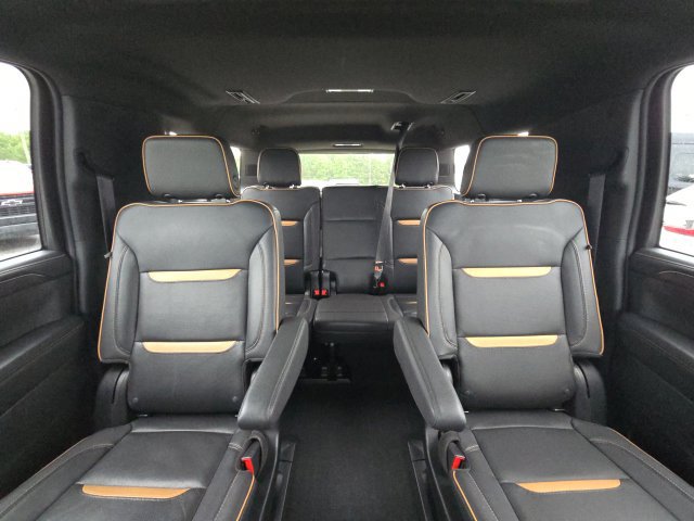 Used 2023 GMC Yukon XL AT4 w/ Technology Package AWD/4WD image 21