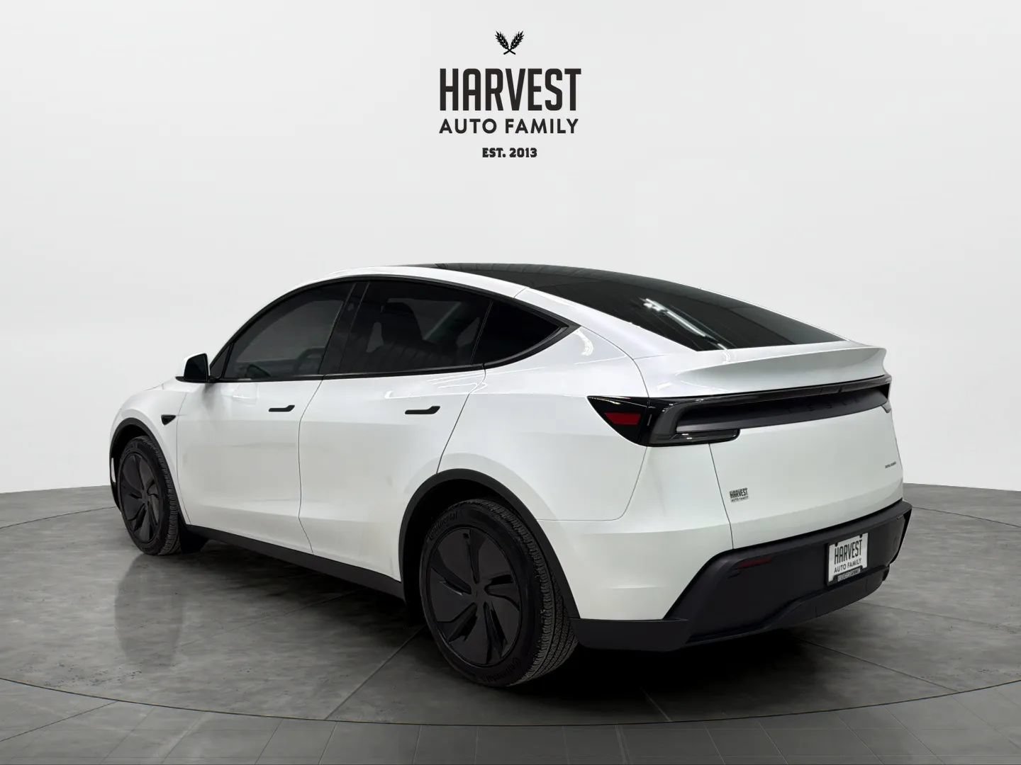 Used 2026 Tesla Model Y AWD image 4