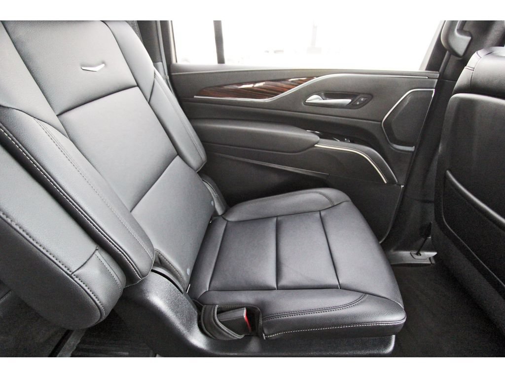 Used 2024 Cadillac Escalade ESV Luxury RWD image 11