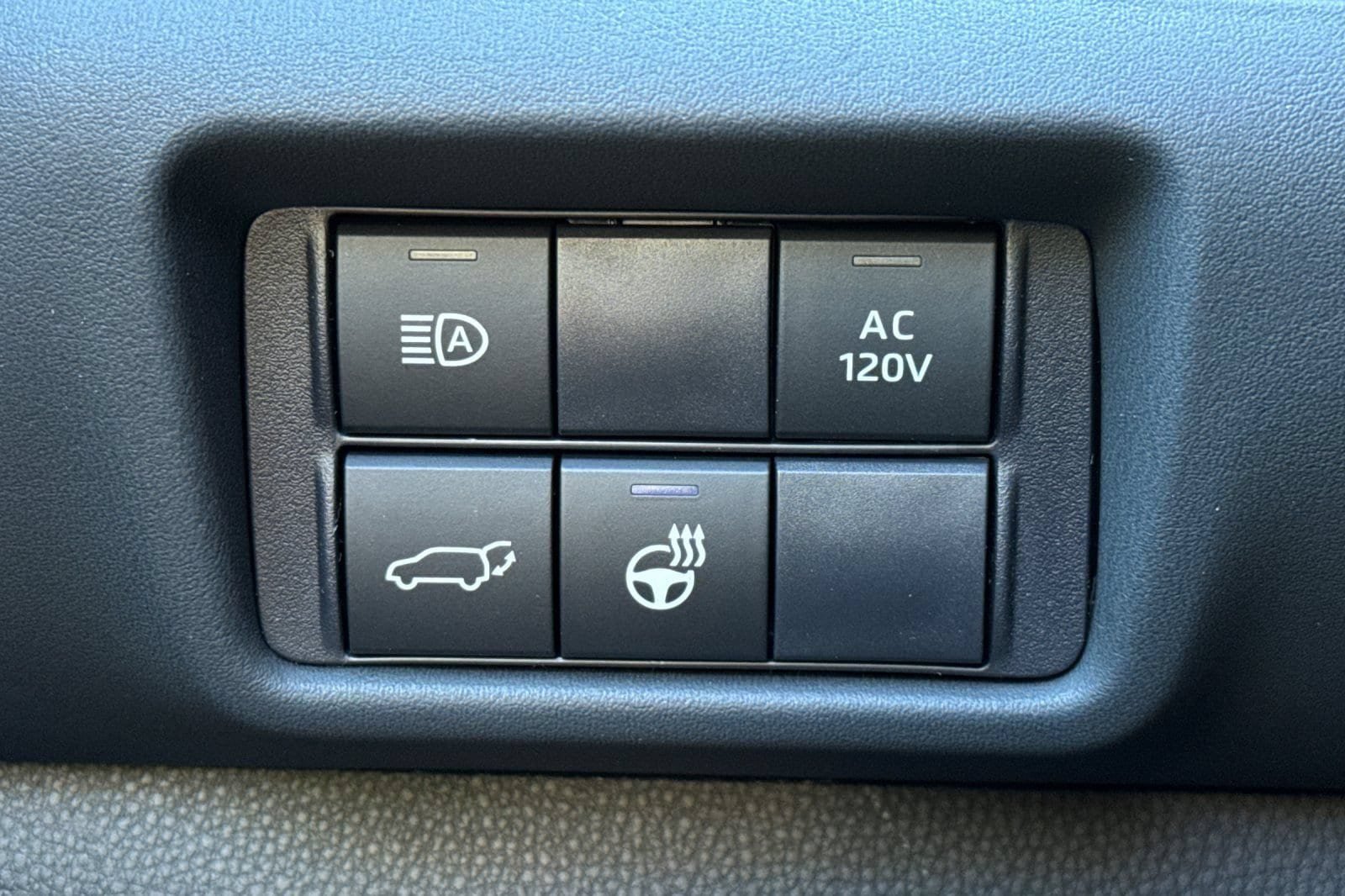 New 2026 Toyota Highlander Limited AWD/4WD image 32