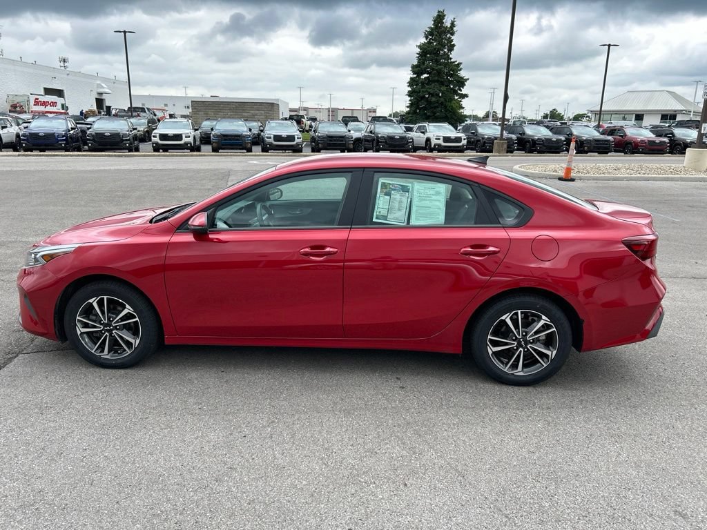 Used 2024 Kia Forte LXS w/ LXS Technology Package FWD image 7