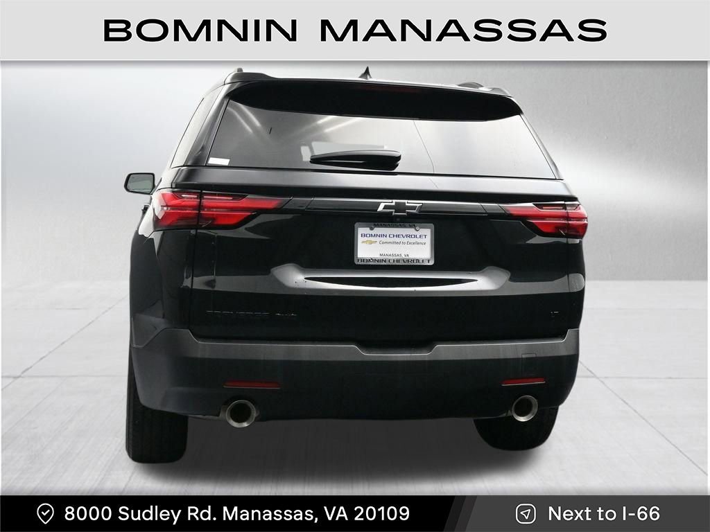 Used 2023 Chevrolet Traverse LT w/ Midnight/Sport Edition AWD/4WD image 4