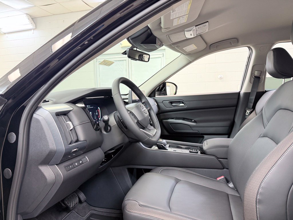 New 2026 Nissan Pathfinder SL AWD/4WD image 14