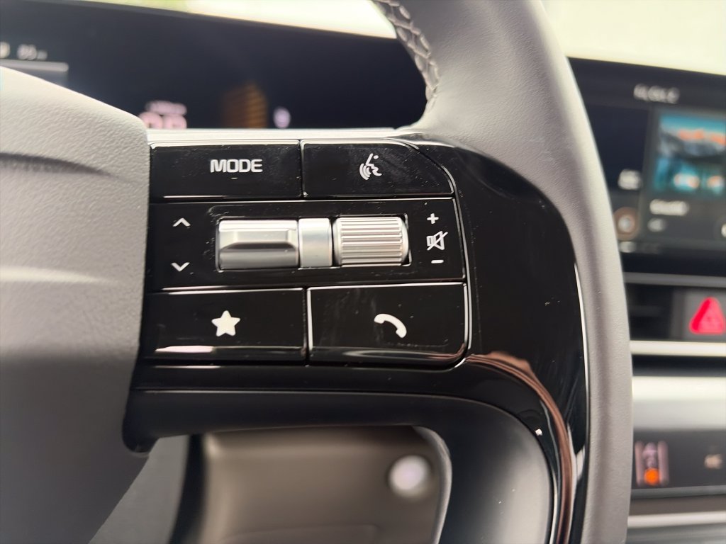 New 2027 Kia Carnival FWD image 12
