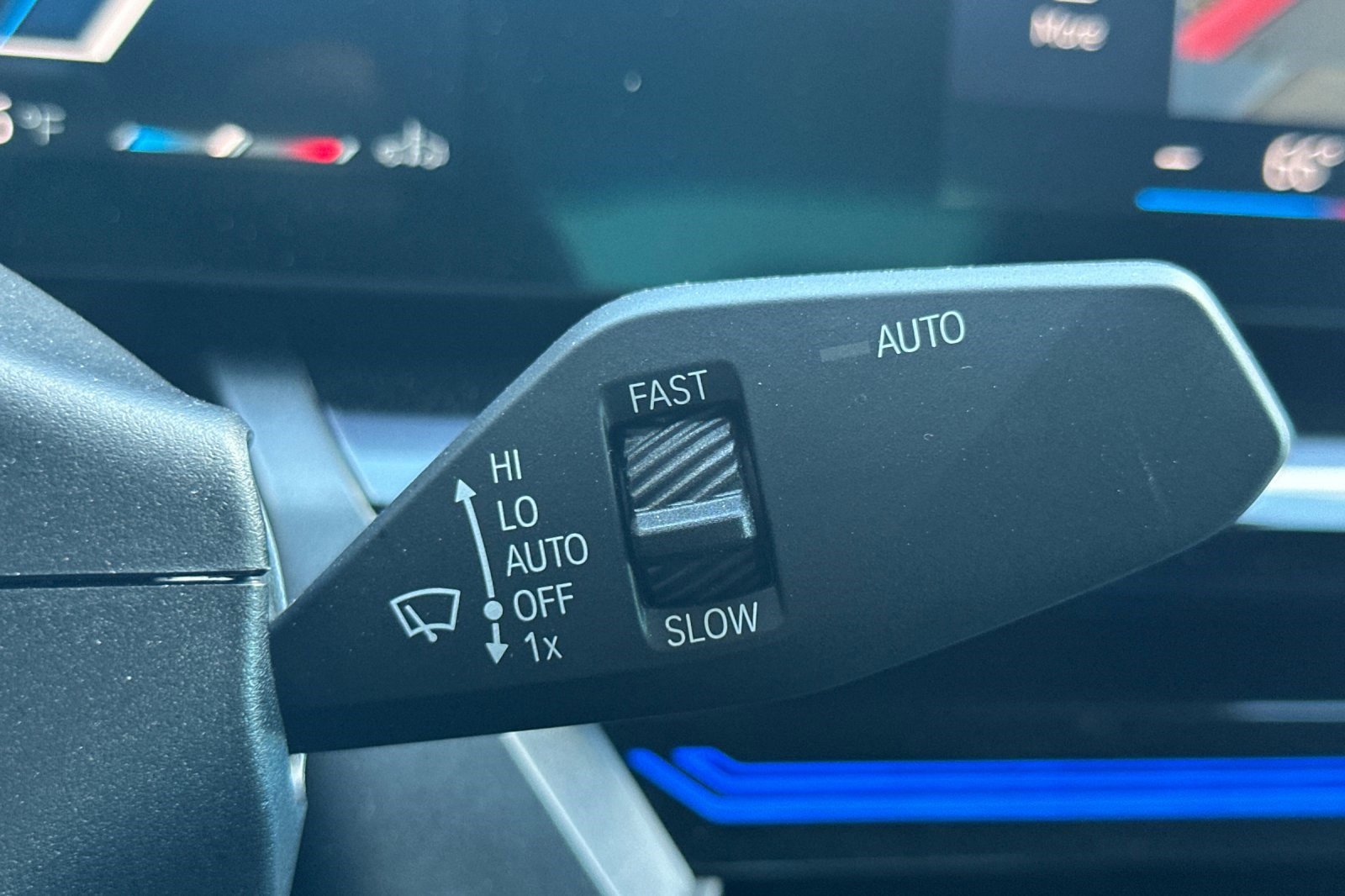 Used 2025 BMW 530i w/ Premium Package image 34