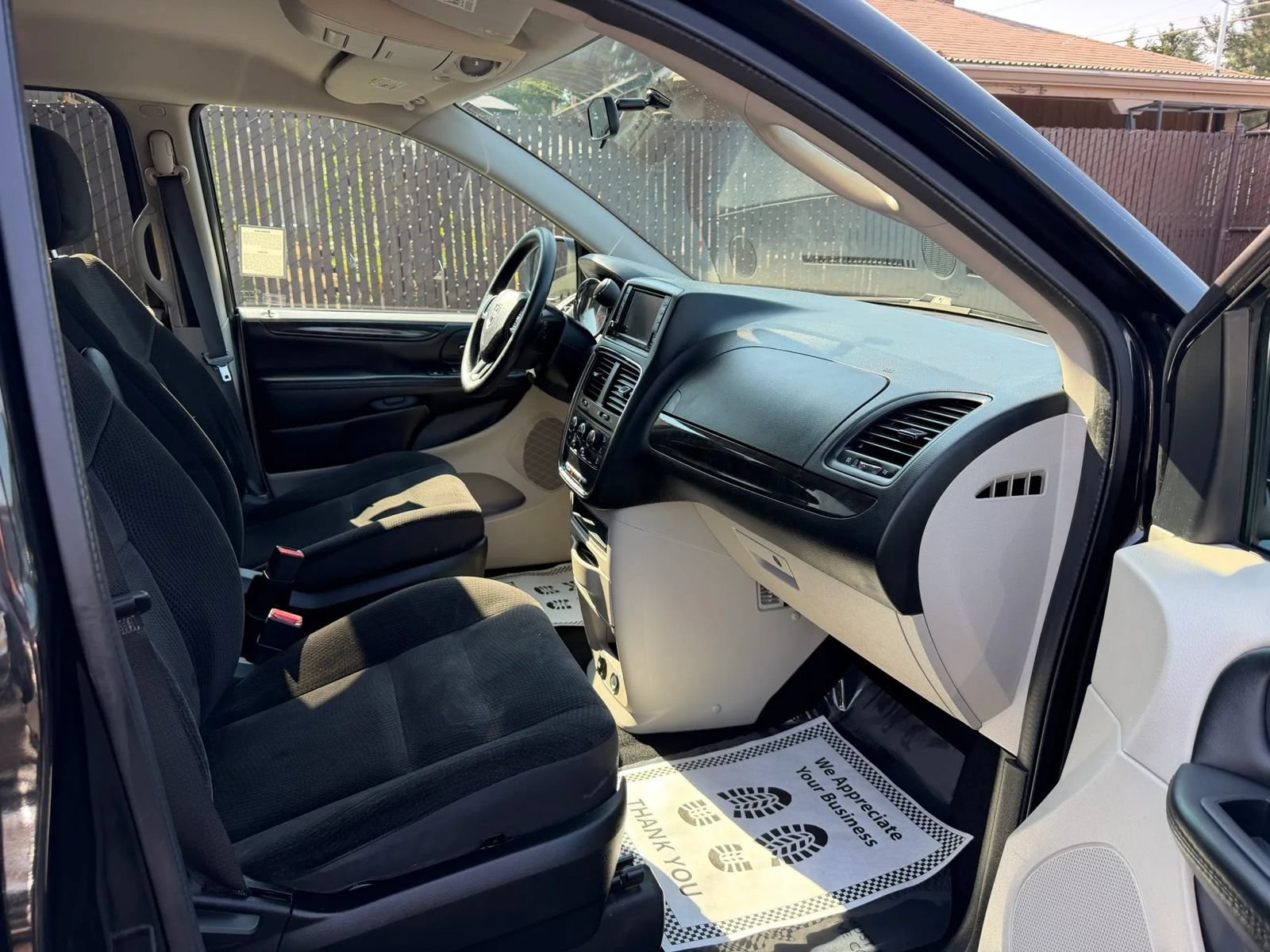 Used 2018 Dodge Grand Caravan SE FWD image 14