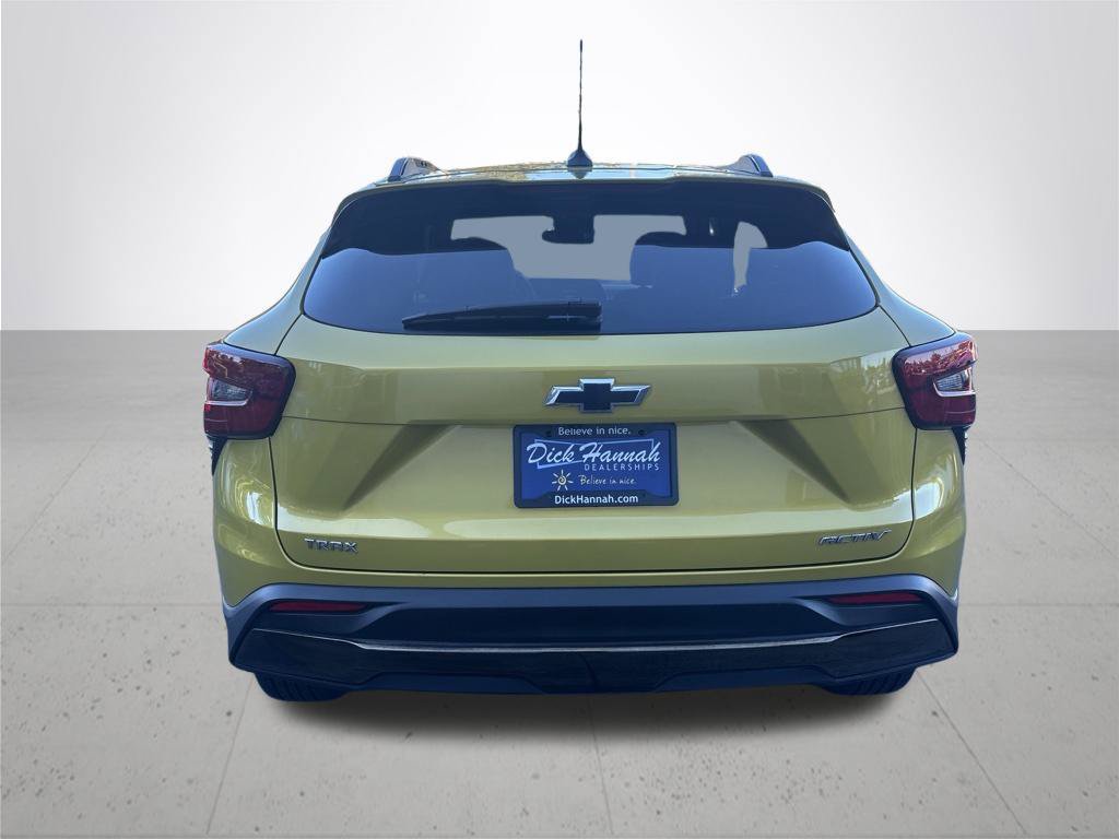Used 2024 Chevrolet Trax ACTIV FWD image 8