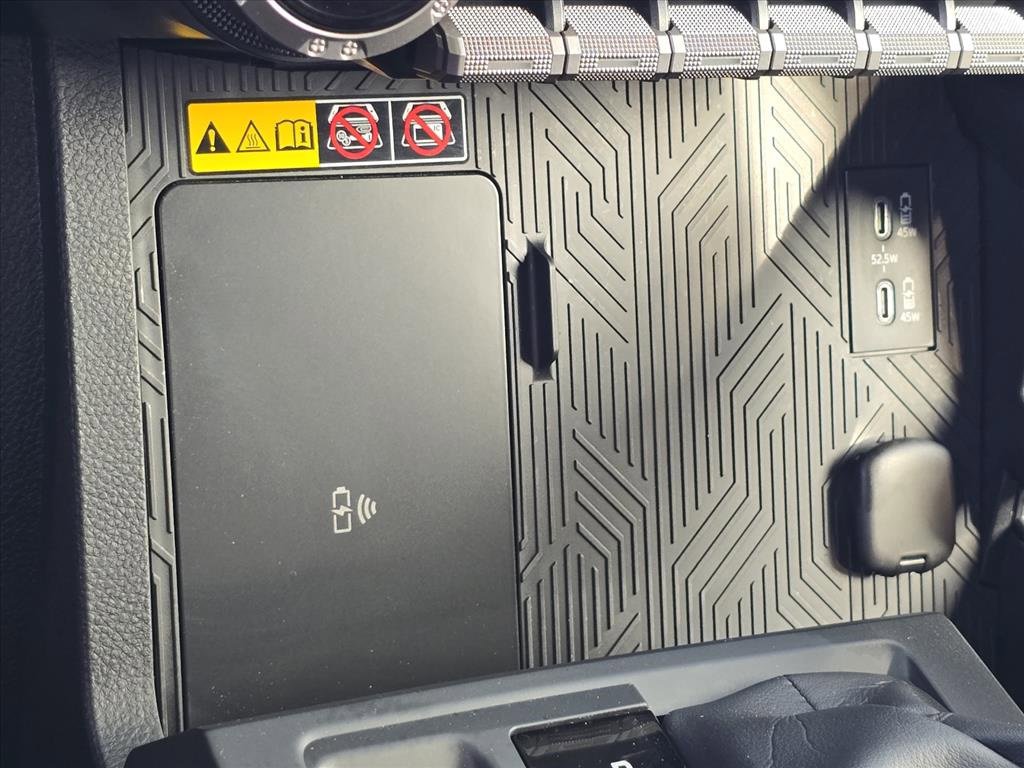 Used 2025 Toyota Tacoma Limited image 24