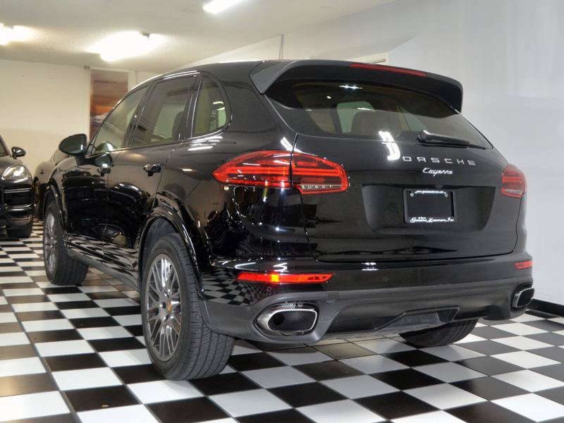 Used 2017 Porsche Cayenne Platinum Edition w/ Premium Package (PJV) AWD/4WD image 7