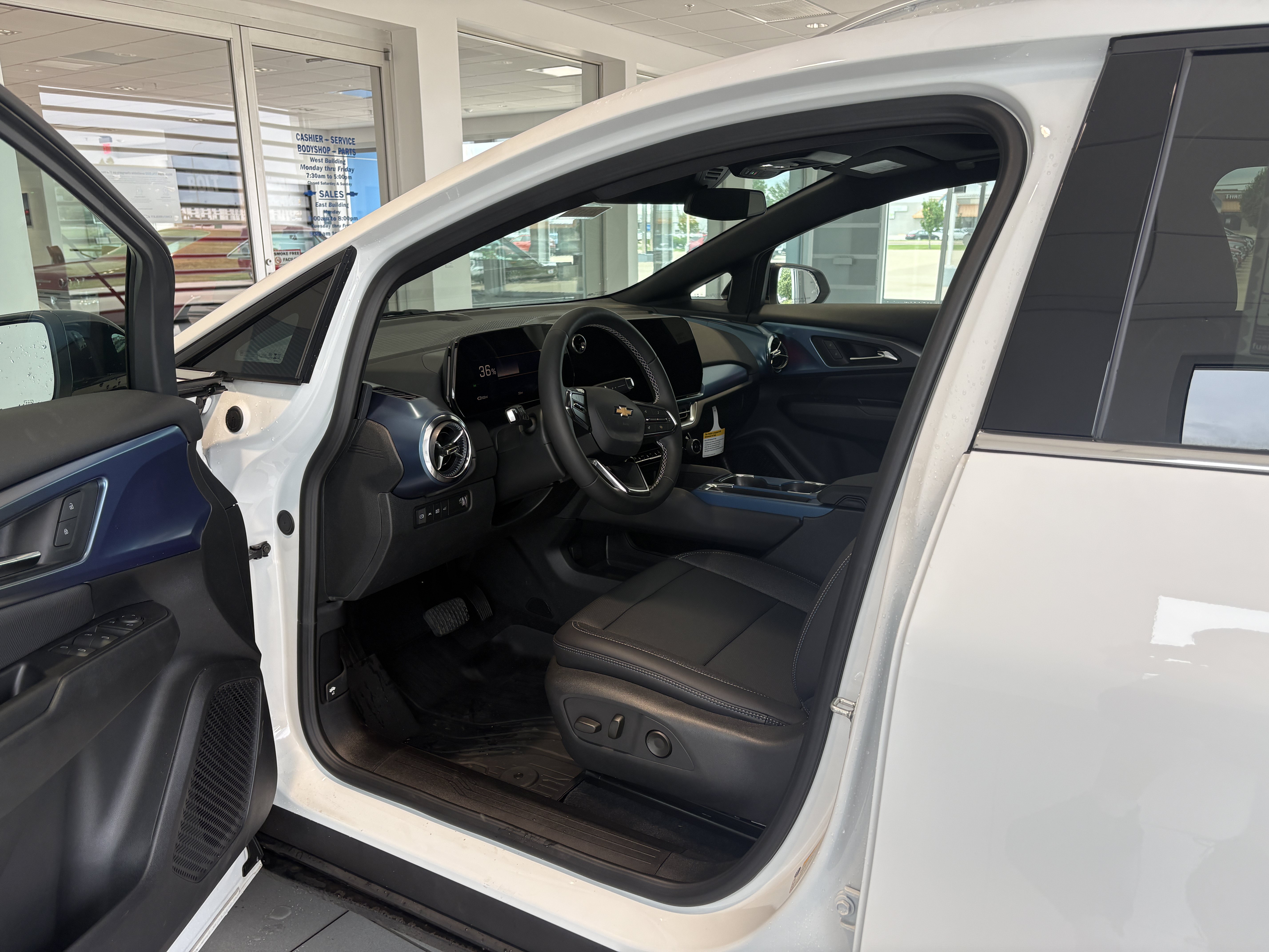 New 2026 Chevrolet Equinox EV LT w/ LPO, Blackout Package AWD/4WD image 2