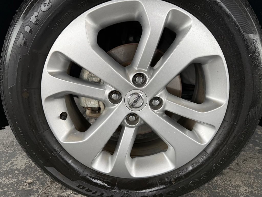 Used 2022 Nissan Kicks S FWD image 41