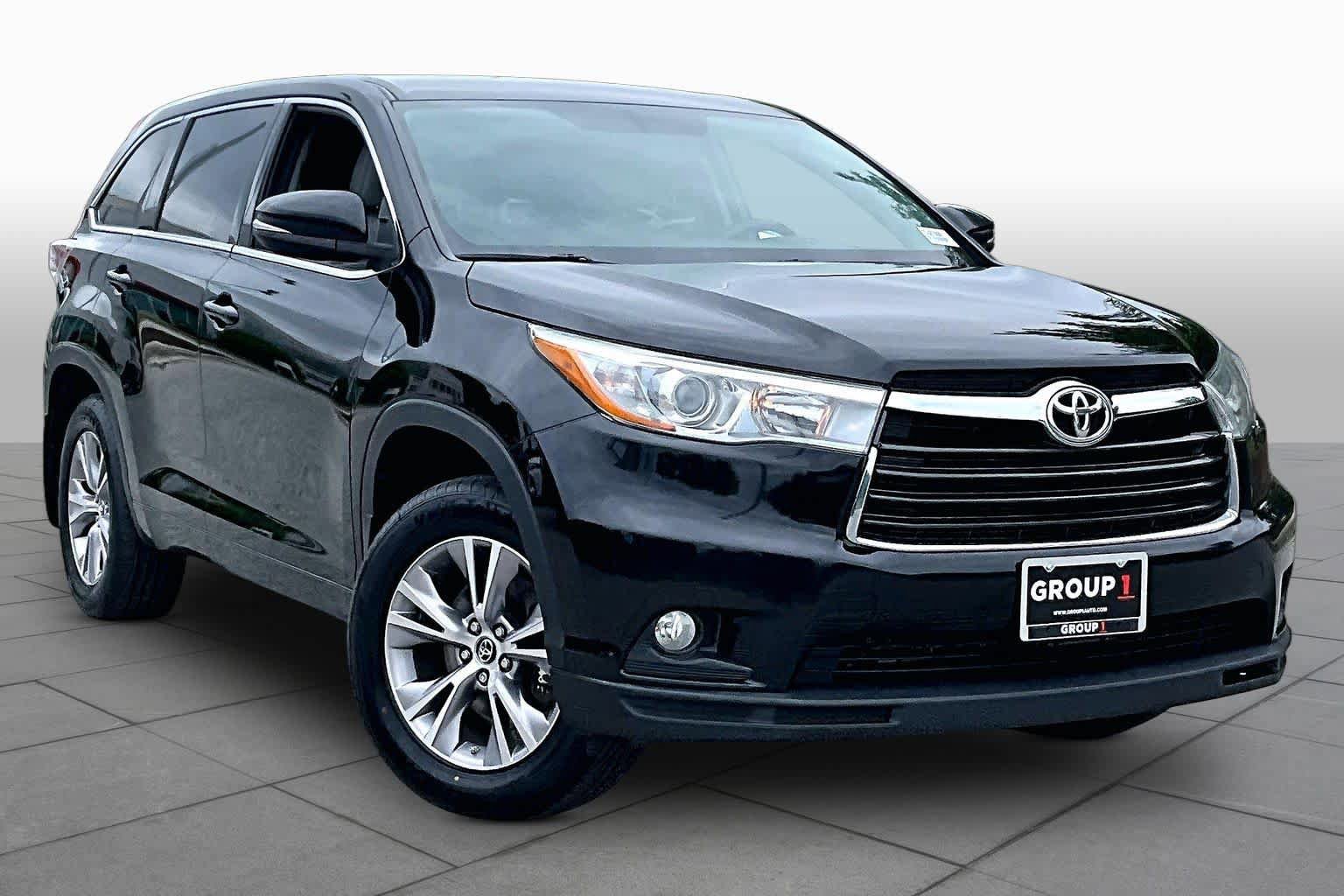 Used 2016 Toyota Highlander Plus AWD/4WD image 3