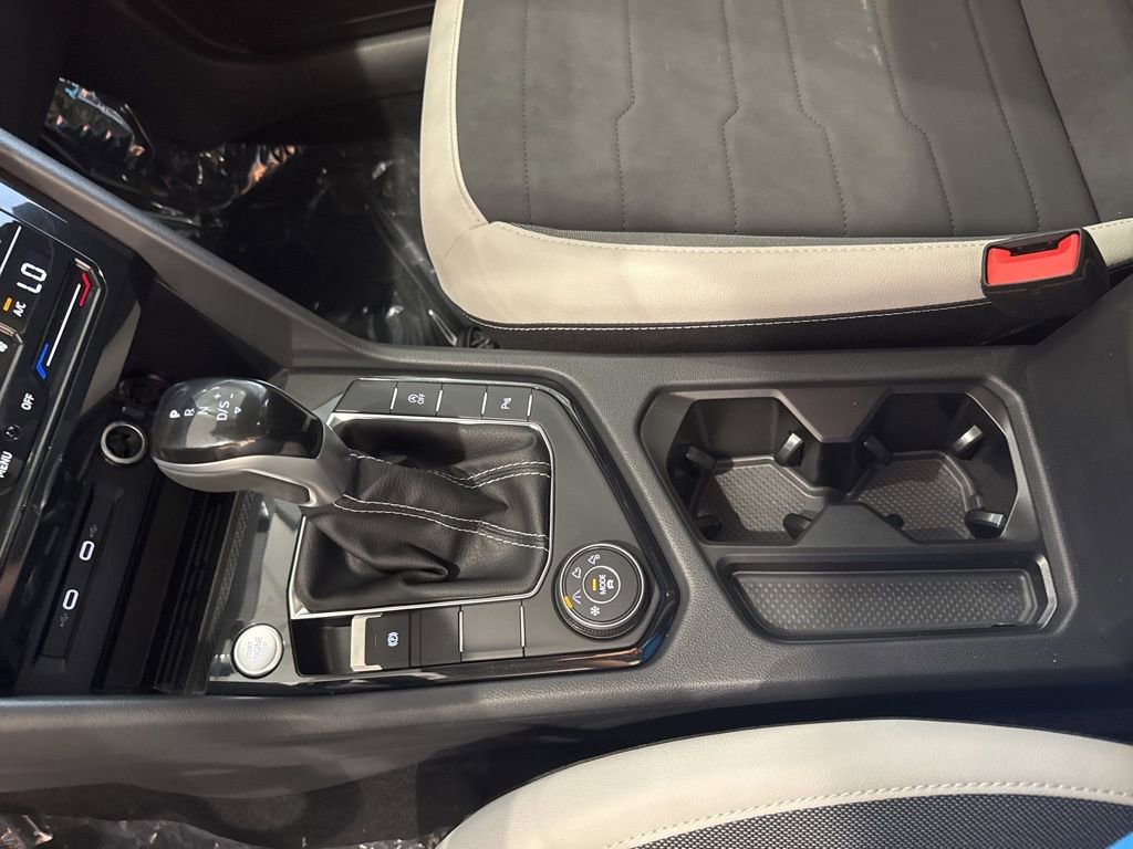 New 2025 Volkswagen Taos SE image 20