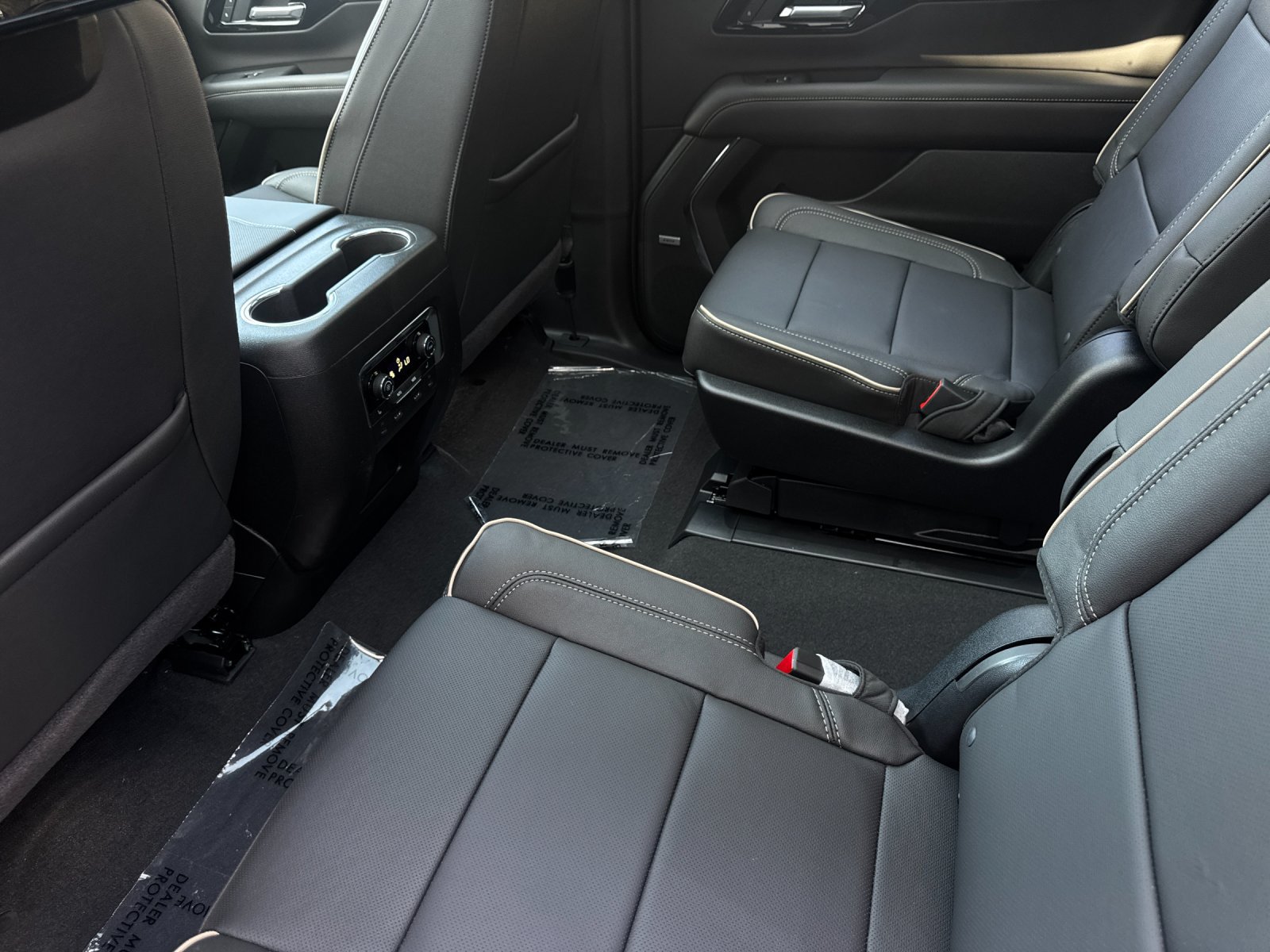 New 2026 Chevrolet Suburban Premier RWD image 12