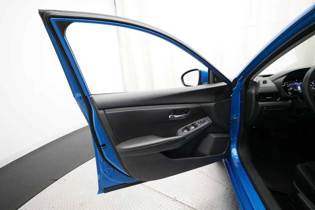 Used 2024 Nissan Sentra SV FWD image 27