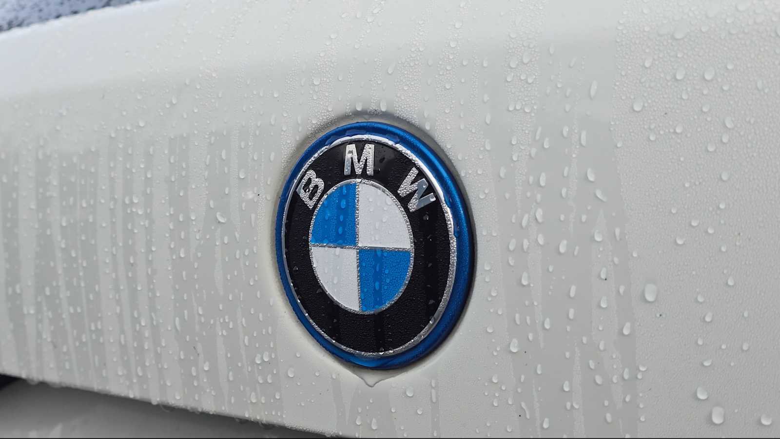 Used 2023 BMW X5 xDrive45e w/ Climate Comfort Package image 17